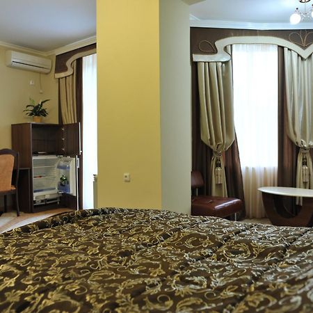 Andinna Hotel Chernivtsi Exterior foto