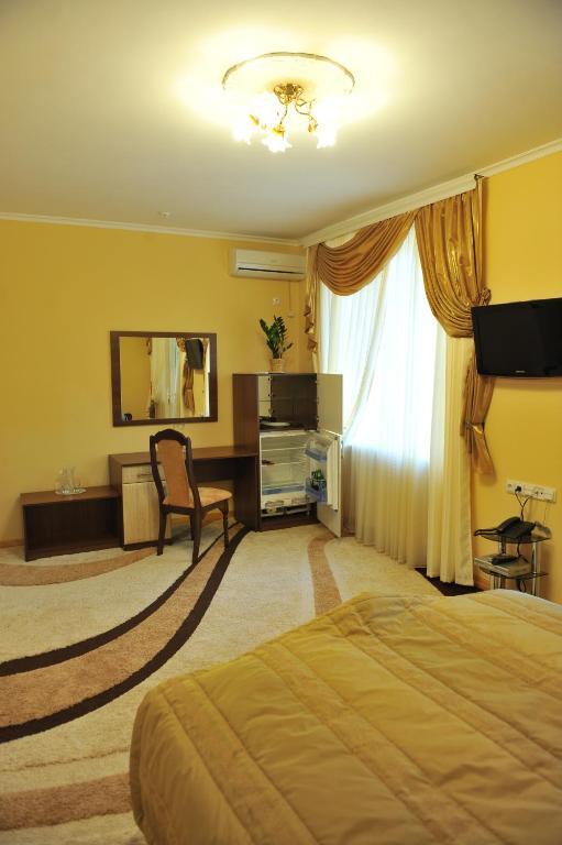 Andinna Hotel Chernivtsi Exterior foto